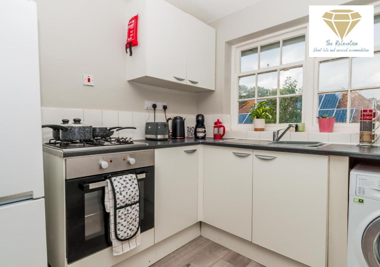 2 Bed Apartment-5 Guests - Business-Relocation-Parking - The Brighton Short Stay & Serviced Apartments מראה חיצוני תמונה