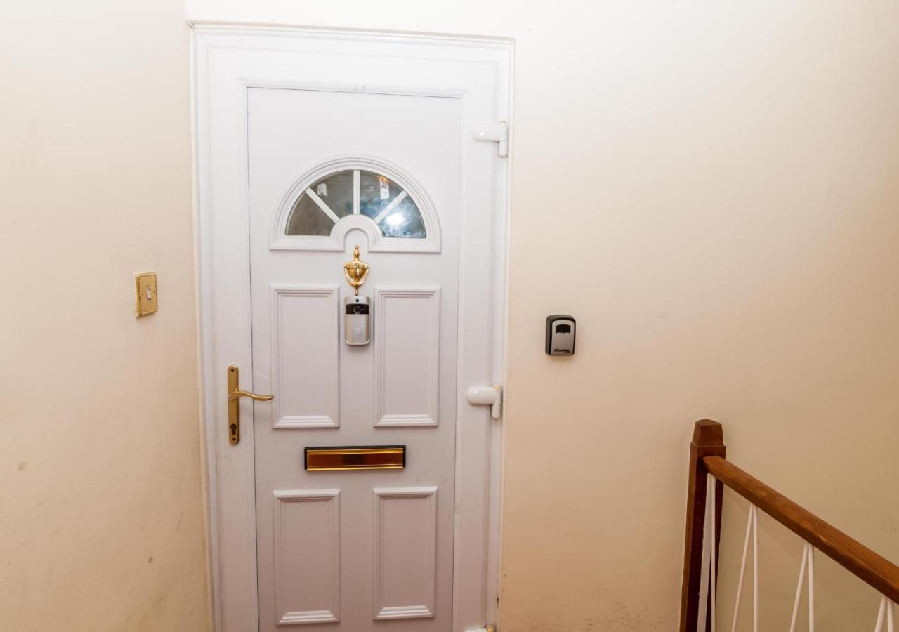 2 Bed Apartment-5 Guests - Business-Relocation-Parking - The Brighton Short Stay & Serviced Apartments מראה חיצוני תמונה