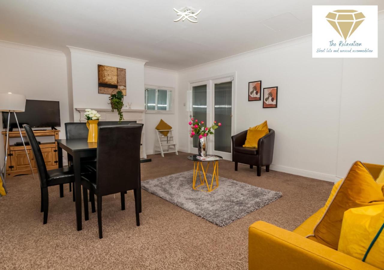 2 Bed Apartment-5 Guests - Business-Relocation-Parking - The Brighton Short Stay & Serviced Apartments מראה חיצוני תמונה